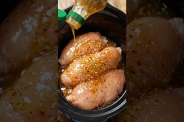 🍗✨ 3-Ingredient Italian Chicken (Slow Cooker Magic)