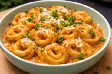 Italian Tortolleni Recipe Served With Pink Sauce/Tortolleni Recipe/Italian Recipe/Tortolleni Recipe