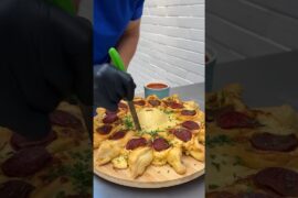 Pepperoni Jalapeño Popper Pizza! Your pizza just leveled up 🍕🔥 #eat