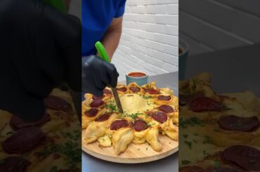 Pepperoni Jalapeño Popper Pizza! Your pizza just leveled up 🍕🔥 #eat