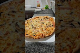 Pizza #shorts #food #cooking #food #foodie #pizzapizza