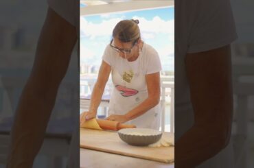 In der Emilia-Romagna ist frische handgemachte Pasta etwas Heiliges | #Shorts