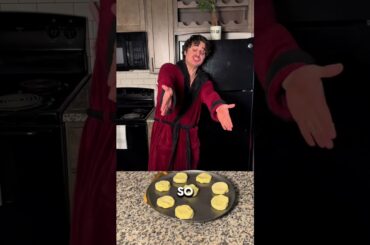 Pepperoni Pizza Biscuits 🍕#budgetmeals #cooking #pizzarecipe #recipeideas