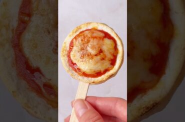 Pizza Pops 🍕🍭 A Mess-Free Party Food Idea