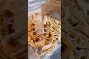 THIS alfredo just CHANGED your life 😍🍜 #sahm #dayinmylife #cooking