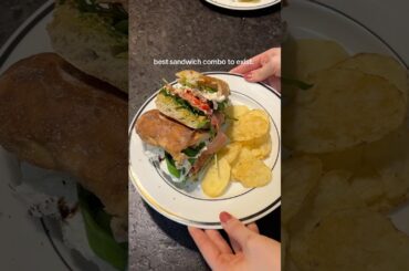 Best sandwich#sandwich #italianfood #sandwichideas #ciabatta #italiansandwich #tastyfood #dinneridea