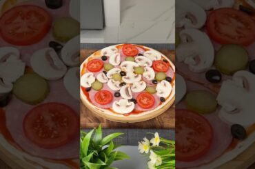 THIS TORTILLA PIZZA RECIPE SO EASY AND DELICIOUS!