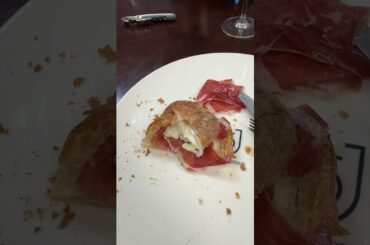 How Italians eat lunch: 🇮🇹#fyp #italianfood #italian #food