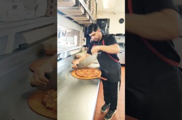 ROUND TABLE PIZZA  #usa #pizza #food #fastfood #pizzalover #italianfood #pizzafood #pizzatime #Lodi