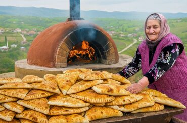 Grandma's Homemade Calzone: Baking Lots of Italian Pizza for the Family!