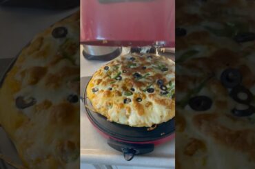 “Quick & Crispy—Pizza Magic on a Saj!” #youtubeshorts #cooking