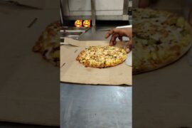 Mozzarella cheese pizza 🥰🍕 #food #shortsfeed #trending #pizza  #viral#foodshort #streetfood