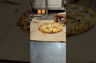 Mozzarella cheese pizza 🥰🍕 #food #shortsfeed #trending #pizza  #viral#foodshort #streetfood