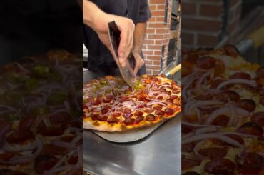 Onions 🧅 or na??? #pizza #onion #bestfood