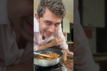 22/1/26: Ricette di Fabiuccio"Spaghetti con pomodori secchi, tonnoe pangrattato profumato al limone"