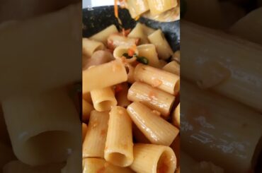 “Italian Pasta দেশি স্টাইলে in Italy 🇮🇹🍝”🇧🇩#food #viralvideo #asmr  #chickenfry#cooking #viralvideo