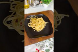 Quick Aglio Olio Spaghetti pasta #cooking #shorts #easyrecipe #quickrecipe #spaghetti #pasta