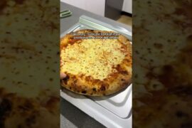 Fakeaway dinner option: Trying the $7 italian made woofired pizza from Aldi Australia Thank you to