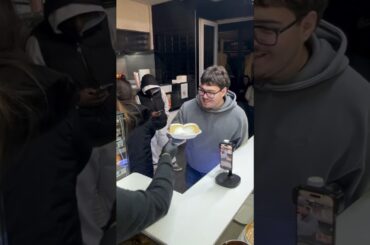 It's very Delicious 😍 #trending #trendingshorts #shortsfeed #food #foodie #italy #youtubeshorts