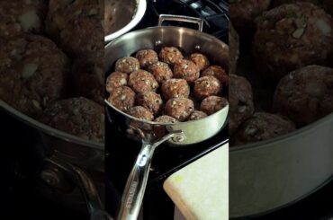 spaghetti and meatballs + garlic bread  #cooking  #food #recipe