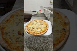 I tried the new chicken pizza #shorts #pizza #pizzalover #food #cooking #pizzashorts