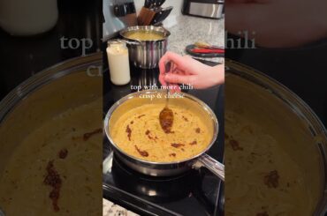spicy & delicious! cheesy garlic chili crisp pasta! #recipe #viral #cooking #dinner #trend #shorts