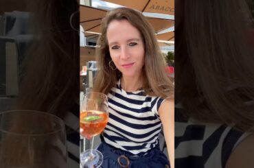 Dolce Vita in einer genussvollen Art und Weise. 🍹 #italien #aperitiv #italianwine #ü40woman