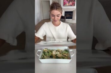 easy ravioli bake 🥦🧀 super quick dump & bake dinner for busy days! Recipe  #alisonhavens  🫡•