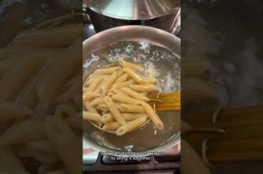 Now this green sauce has BITE! 🍝🥬