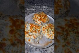 Stuffed spinach and cheese portobello mushrooms 🔥 #cheese #mushroom