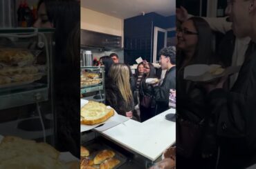 Beautiful Girl On Shop 😍 #trending #trendingshorts #shortsfeed #food #foodie #italy #youtubeshorts