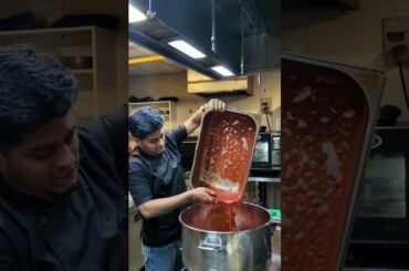 how to make authentic Italian tomato sauce . #foryou #food #cooking #tomato #sauce #redsauce