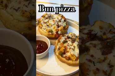 cheesy paneer pizza toast 🍕 | pizza burger #shorts #viral #youtubeshorts #cooking #burger