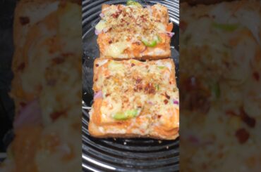 Trending Bread Pizza Recipe #trendingbreadpizzarecipe #breadpizza #breadpizzarecipe #viralshorts