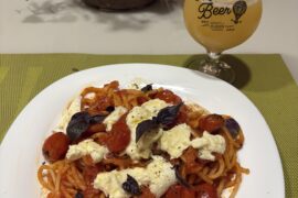 Spaghetti con salsa de tomate cherry confitados y burrata ❤️