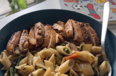 Chicken thighs and Pasta for lunch!!