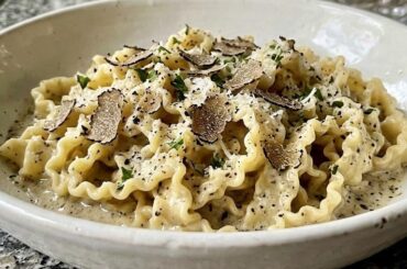 Creamy truffle mafaldine