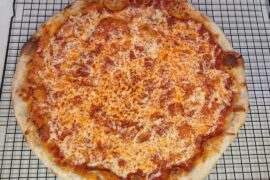 Some NY style regular pie with garlic knots