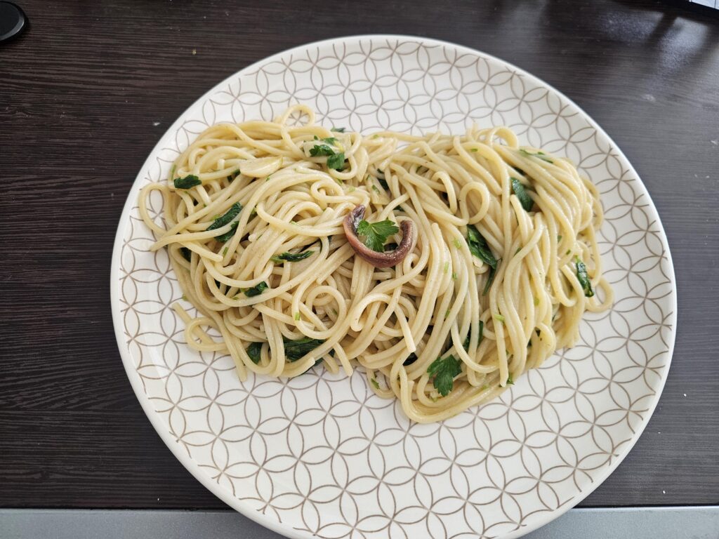 aglio olio e acciughe