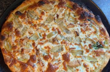 Chicken Spinach Artichoke with Alfredo sauce mozzarella and Parmesan