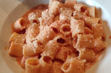 Pasta with volka and salmon