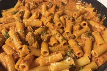 Rigatoni and sausage in a spicy tomato-cream sauce.