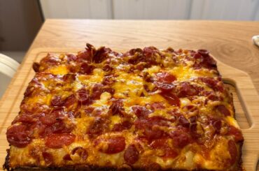 Rookie makes a Detroit za