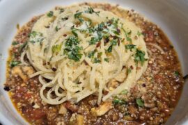 mushrooms ragu with spaghetti
