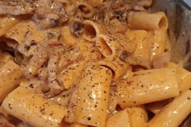 Ancient Style Carbonara: Roman Guanciale DOP, Pecorino, and a touch of Red Onion. Golden and creamy! 🍝 [OC]