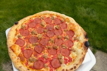 Pepperoni and homemade Italian sausage, NY Style