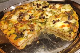 Pesto, Chicken, Mushroom Pizza. What's the verdict?