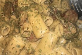 A spicy smoked truffle gouda pasta with mushrooms and chicken andouille sausage 🙂