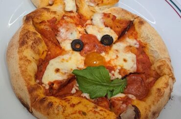 Bunny-shaped pizza 😍