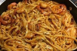 Today I'm going to have the perfect breakfast of pasta with shrimp